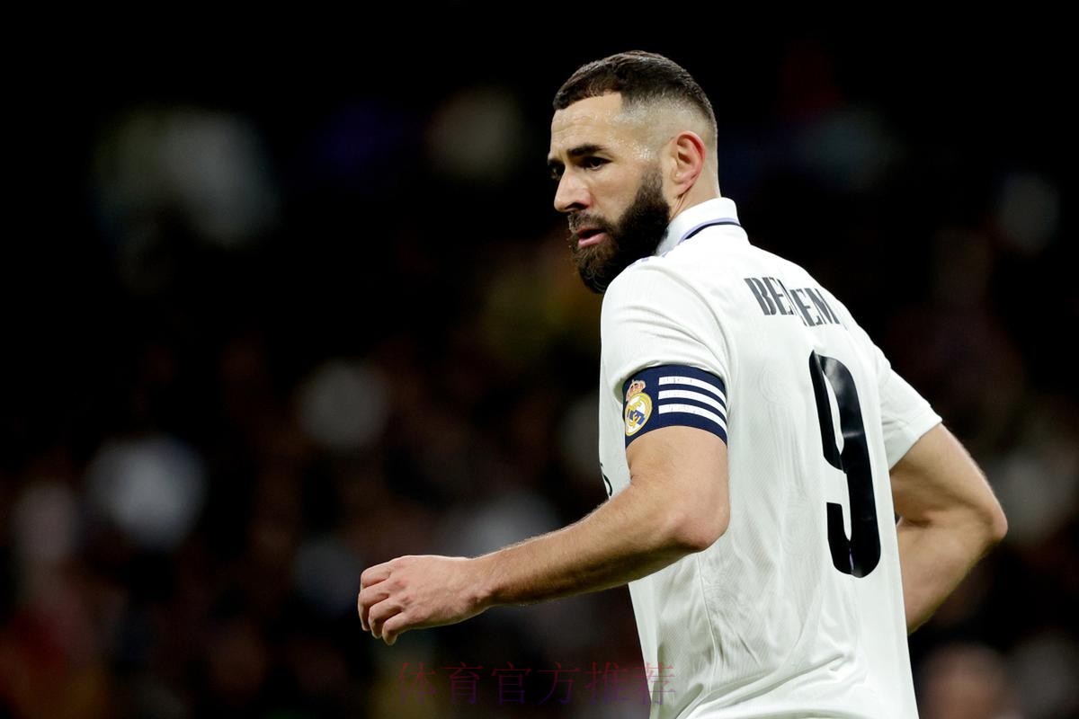 安帅:本泽马今早告知离队 这确实令人出乎意料